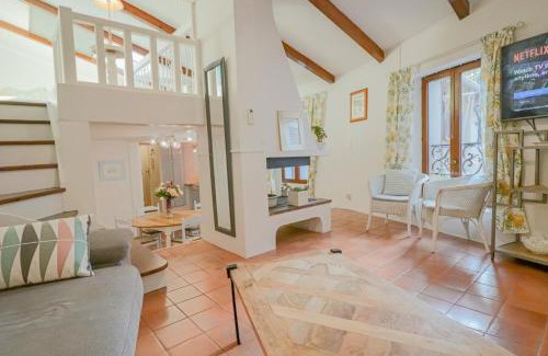 Antibes City Centre Apartment | Duplex au coeur du vieil Antibes