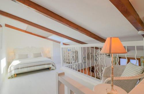Antibes City Centre Apartment | Duplex au coeur du vieil Antibes