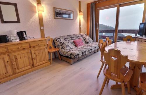 Meribel-Mottaret Apartment | Duplex Calme 6/7 Pers - Proche Commerces, Ski aux Pieds, Balcon Nord, TV, Non-Fumeur - FR-1-182-114