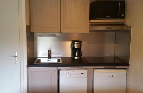 La Clusaz Apartment | Duplex Centre Village sans Prétention - 6 Pers, Ski-Bus à 100m, Proche Commerces & Pistes (RES31A) - FR-1-459-191