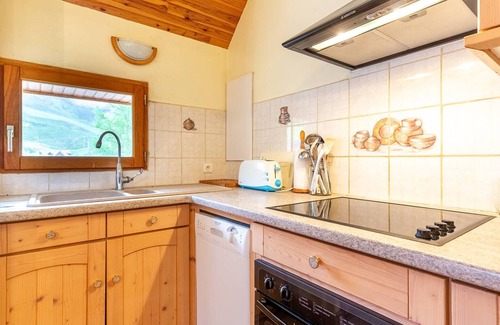 Loudervielle Ski Chalet | Duplex Chalet for 6 in Peaceful Peyragudes with Fireplace & Terrace