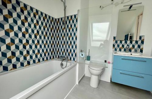 Guerande Apartment | Duplex confortable, piscine, proche plage/Jumping
