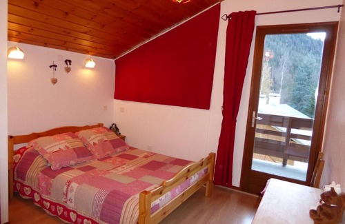 Champagny-en-Vanoise Apartment | Duplex ensoleillé à Champagny-en-Vanoise - Balcon et terrasse - Proche commerces et télécabine - FR-1-464-1