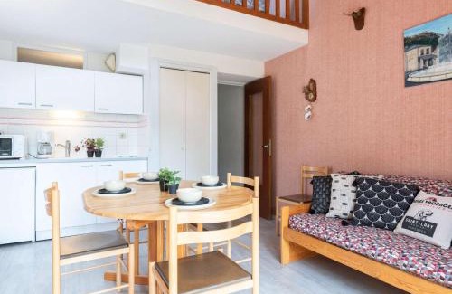 Saint-Lary-Soulan Apartment | Duplex ensoleillé pour 6 personnes avec balcon et parking à Saint-Lary village - FR-1-296-188