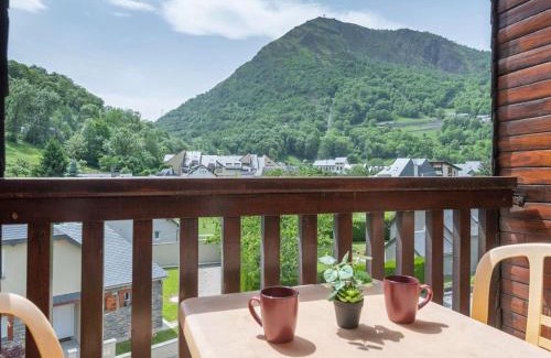 Saint-Lary-Soulan Apartment | Duplex ensoleillé pour 6 personnes avec balcon et parking à Saint-Lary village - FR-1-296-188