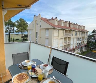 San Vicente de la Barquera Apartment | Duplex 1aLinea PLAYA Incluye PARKING PRIVADO y TRASTERO Wifi FIBRA alta velocidad