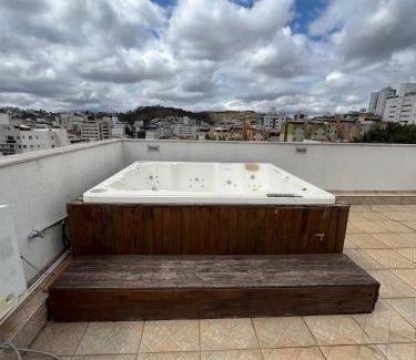 Castelo Apartment | Duplex espaçoso e confortável para até 12 pessoas