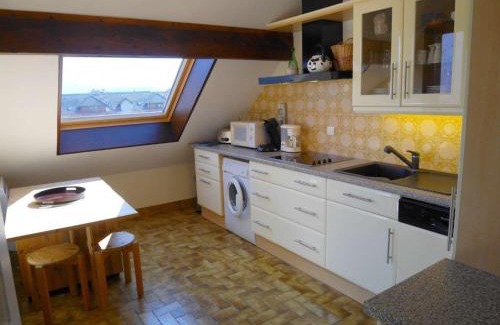 Sevrier Apartment | Duplex F2 avec terrasse vue lac, parking et WiFi – Annecy - FR-1-432-5
