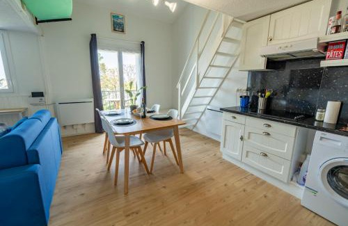 Saint-Gilles-Croix-de-Vie Apartment | Duplex Premium - Balcon Vue Port - 100m de la Plage - 4 Pers - TV 4K