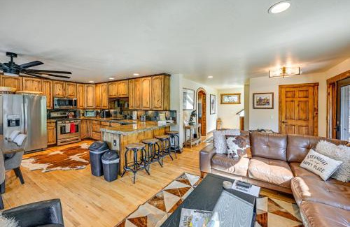 Steamboat Springs House | Duplex in Quiet Family Neighborhood 1 Mi to Skiing