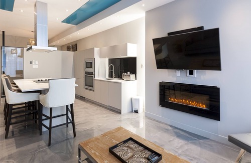 Milton Park Apartment | Duplex Loft with Private Terrace, Parc Avenue