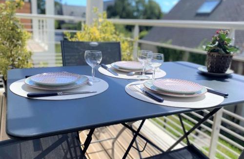 Benodet Apartment | Duplex lumineux à Bénodet: plage et thalasso à pied, terrasse, parking et abri vélo inclus - FR-1-481-117