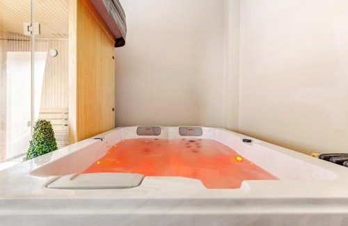 Montrouge Apartment | Duplex Luxe - Sauna & Jacuzzi Privatif