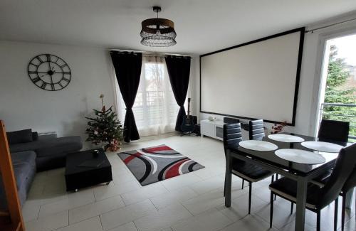 Chessy Apartment | Duplex proche Disney avec écran cinéma