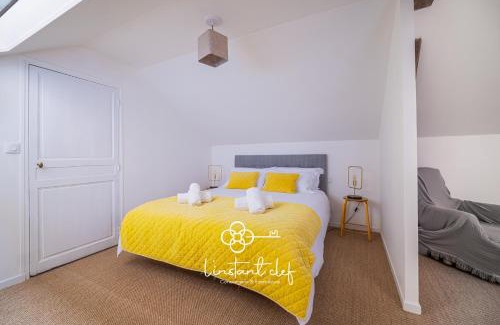 Bollee Apartment | Duplex raffiné au Mans tram & circuit 24H - L'Instant Clef
