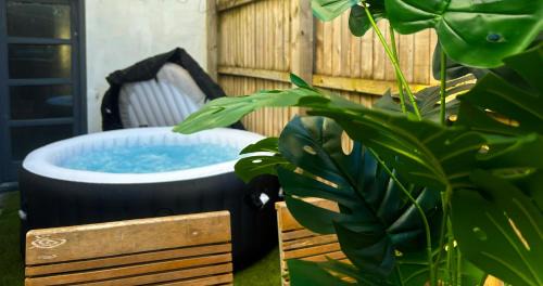 Riverside Apartment | Duplex Stay With Hot Tub Opposite Stadium