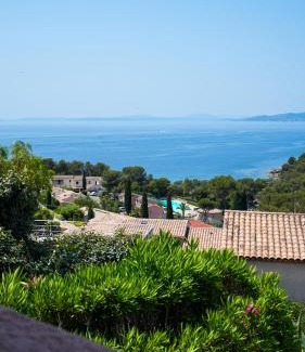 Le Dramont Apartment | Duplex vue mer avec piscine à Boulouris