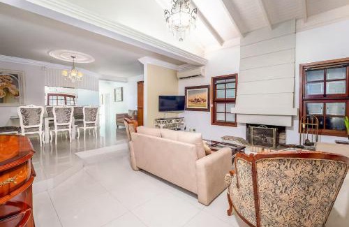 Jurere Internacional House | Duplex w/pool 800m from the beach in Jurerê DME025