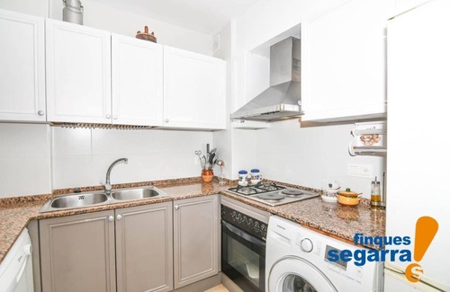 El Roc de Sant Gaieta Apartment | Duplex with communal pool 600m from the beach