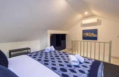 Merces Apartment | Duplex with Terrace in Principe Real