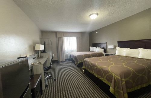 St. Matthews Hotel | DuPont Suites