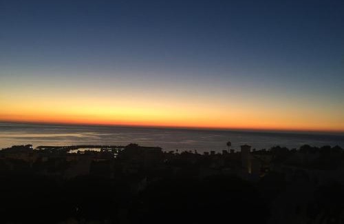 Castillo de Sabinillas Apartment | Duquesa suite and golf with a spectacular sea view