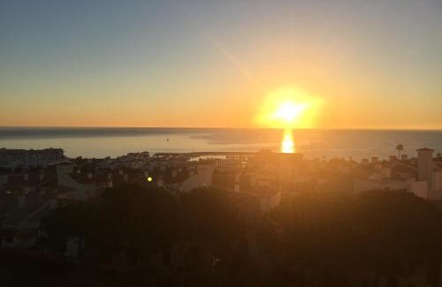 Castillo de Sabinillas Apartment | Duquesa suite and golf with a spectacular sea view