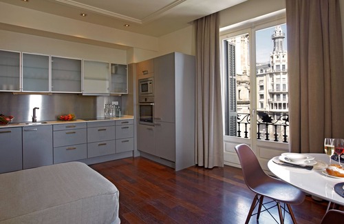 Ciutat Vella Apartment | Duquesa Suites Landmark Hotel by Duquessa Hotel Collection
