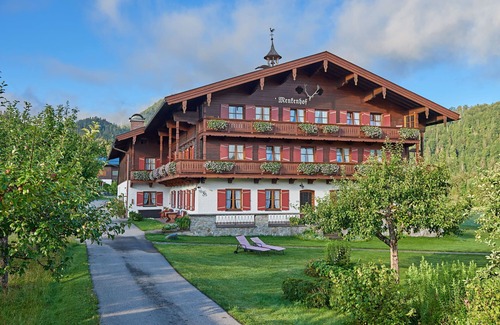 Blindau Apartment | Dürrach vacation apartment with covered balcony