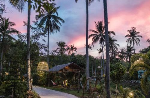 Ko Pha-ngan Hotel | Dusadee Lim Yoga & Qigong Retreat August 2025