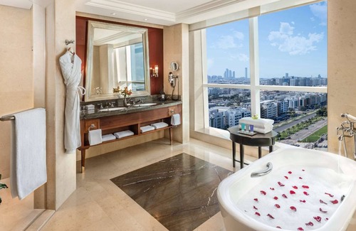 Abu Dhabi City Center Hotel | Dusit Thani Abu Dhabi