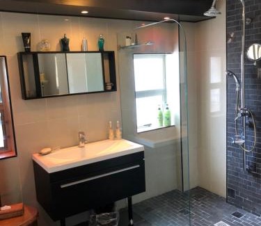 Plattekloof Apartment | Dusk 2 Dawn Self Catering Guest House