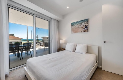 Henley Beach Apartment | Dusk By The Sea - Gorgeous 2BR Apartment Right By The Ocean With Massive Balcony