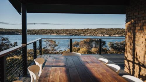Lake Wangary House | Dusk Coffin Bay