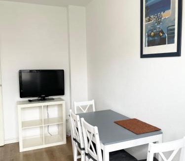 Buchholz Apartment | Düsseldorf Messe and Airport, 2-bedroom Apartment with Kitchen and Garden