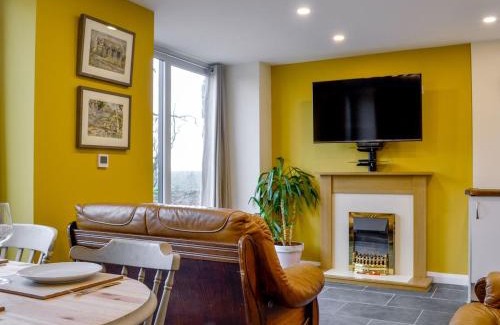 Criccieth House | Dutch Barn One - Uk12872