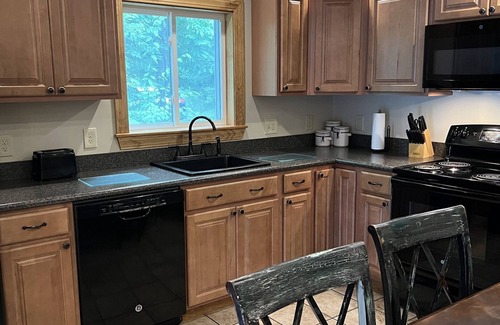 Mount Vision House | Dutch Hill Manor II, NEW construction, upscale, near ASV and CDP, 2 of 2 units