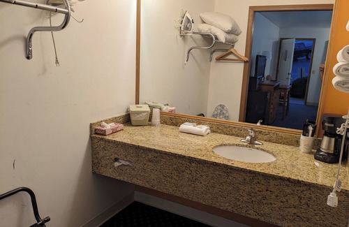 Branson Theater District Hotel | Dutton Inn