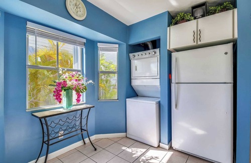 Old Town Cottage | Duval Sea Turtle by Avantstay Great Location Close to Shops Shared Pool!