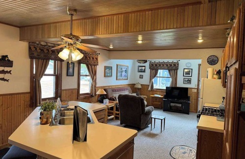 Minocqua Cottage | Duxbury - Cozy Cottage on Lake Minocqua