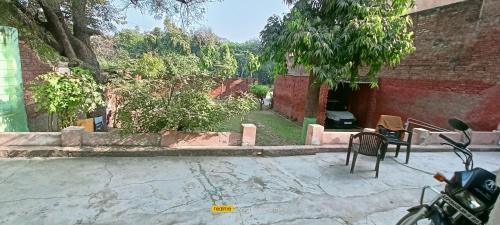 Mathura Hotel | Dwarikadheesh dharamshala