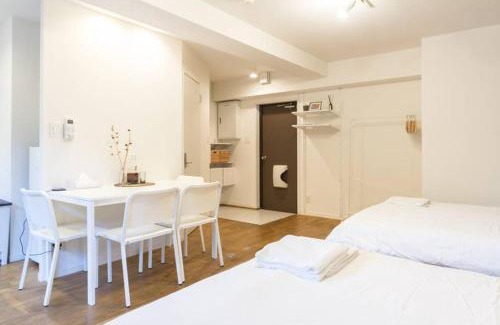 Honmachi Apartment | Dwell Urban 2B