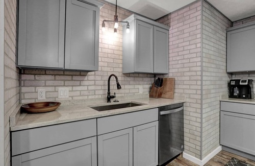 Westfield House | Dwntwn Westfield Family home close to GrandPark and local entertainment