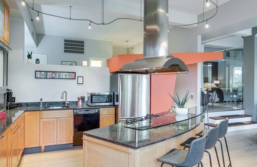 Downtown Cleveland Apartment | Dwtn Cleveland Condo: Walk to Stadiums & Museums