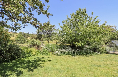 Corwen House | DYFFRYN BACH, pet friendly, with open fire in Corwen