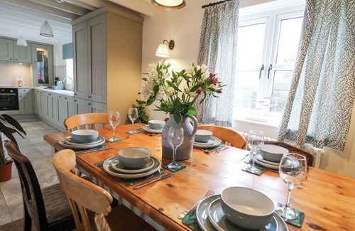 Aberporth Cottage | DYFFRYN COTTAGE, pet friendly, character holiday cottage in Aberporth