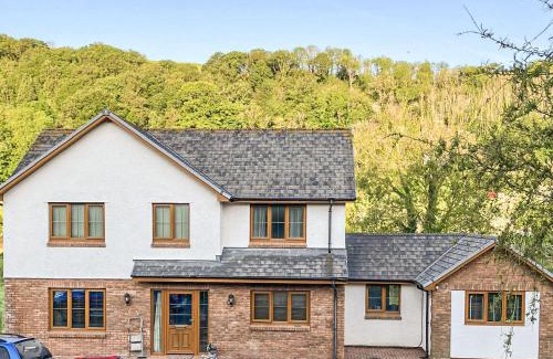 Llandre House | Dyffryn Cain