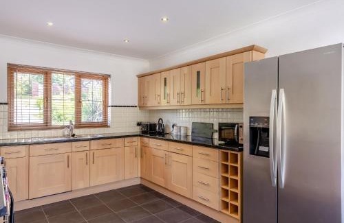 Llandre House | Dyffryn Cain