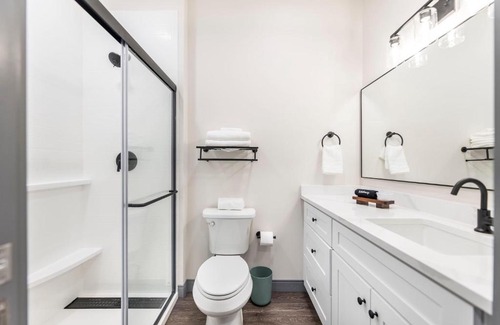 Macon Apartment | Dynamic Stay Connected Comfort Steps from Atrium