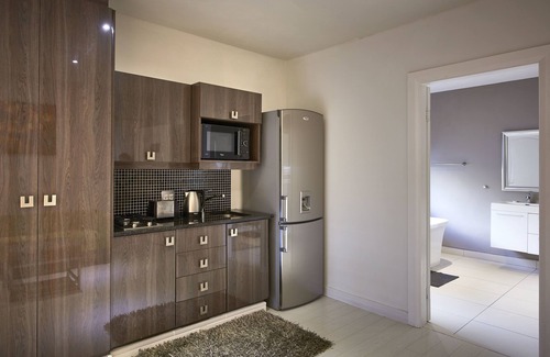 Greater Johannesburg Metropolitan Area Hotel | Dynasty Forest Sandown Accommodation